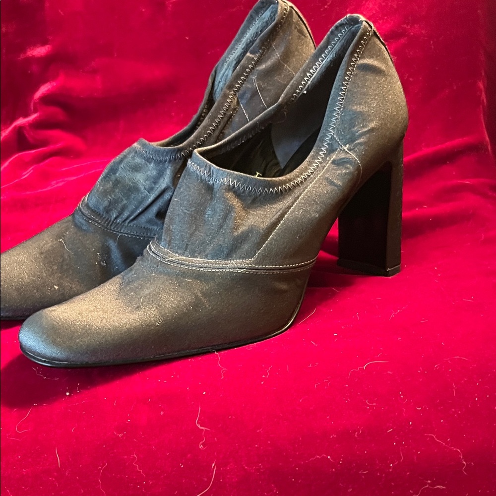 DKNY Vintage Smoky Grey Women's Stretch Pullover Heels
